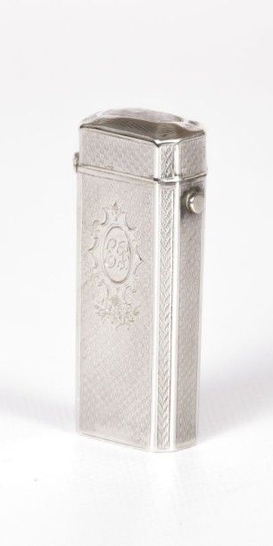 Porte-allumettes, pyrogène en argent de

forme...