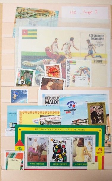 Un album + pages Divers cinq continents....
