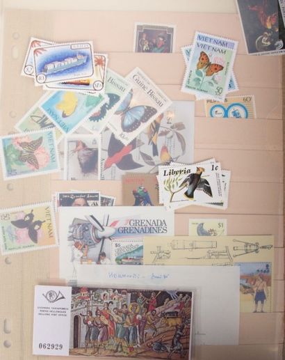 Un album + pages Divers cinq continents....