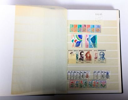 Un album France dont 398, Andorre, Monaco,...