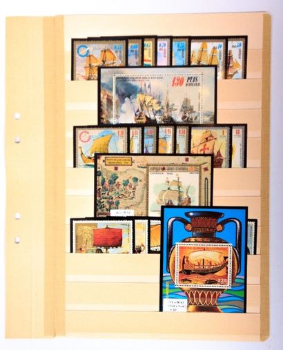 A TRIER un lot de de timbres des cinq continents,...