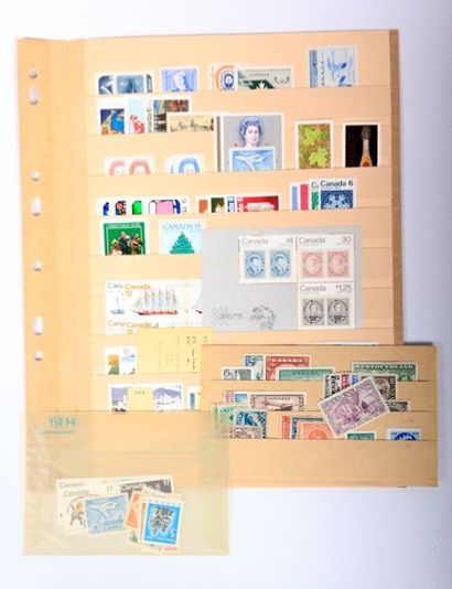 A TRIER un lot de de timbres des cinq continents,...
