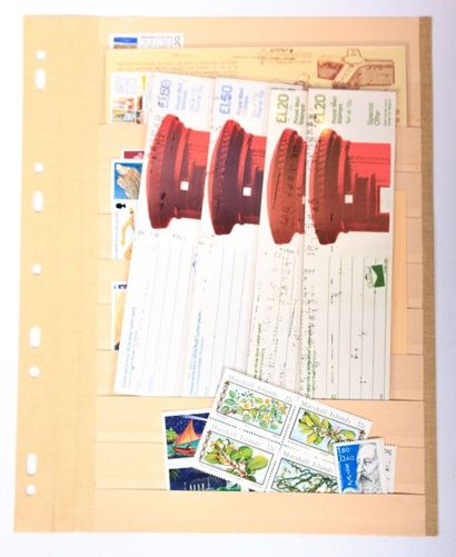 A TRIER un lot de de timbres des cinq continents,...
