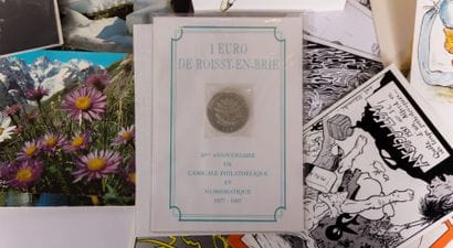 [ILLUSTRATIONS] 

Ensemble de cartes imprimées...