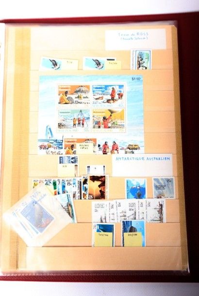 Un volume Antarctique et div. Bloc feuil...