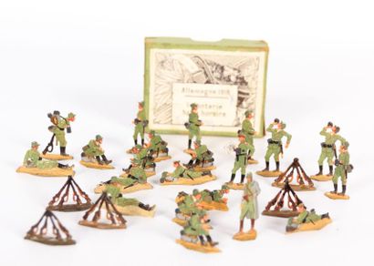 Lot de vingt six figurines en plomb moulé...