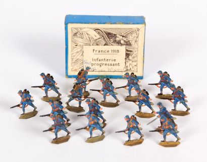 Lot de seize figurines en plomb moulé peint...