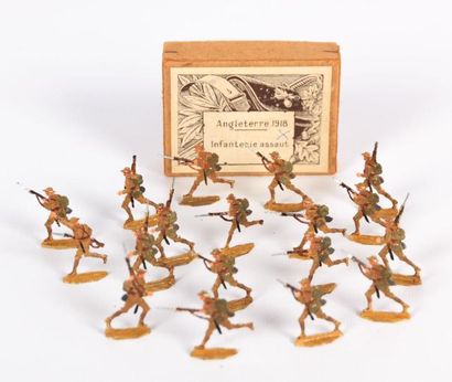 Lot de dix huit figurines en plomb moulé...
