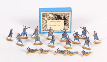 Lot de dix huit figurines en plomb moulé...