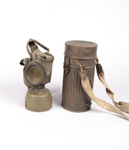 Masque à Gaz Whermacht dans sa boite

d'origine...
