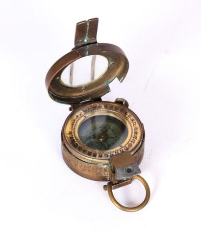 Boussole sur le modèle militaire britannique,...