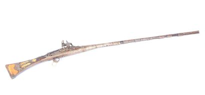 Moukala, canon octogonal puis rond de 105...