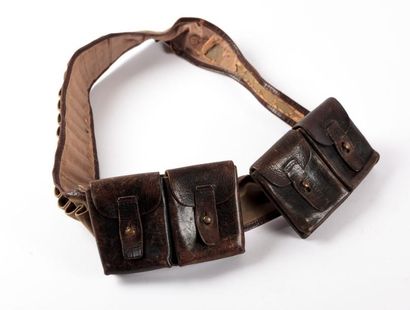 Ceinturon cartouchière de chasse en cuir...