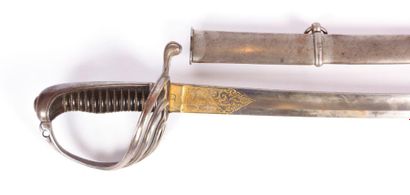 Sabre d'officier de cavalerie, garde acier...