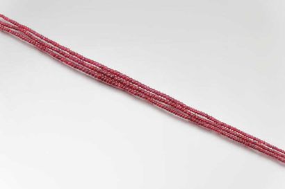 Collier à trois rangs en chute de perles...