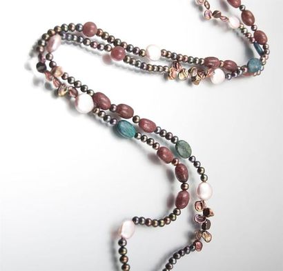 Sautoir de perles de culture d'eau douce...