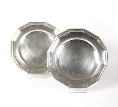 Paire d'assiettes de forme dodécagone en...