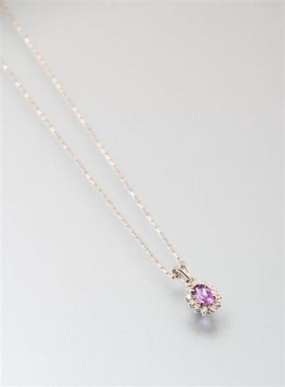 Pendentif et sa chaîne à maille forcat en...