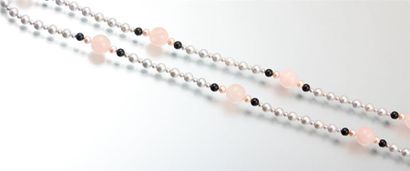 Sautoir de perles de culture d'eau douce...