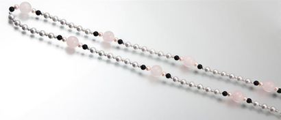 Sautoir de perles de culture d'eau douce...