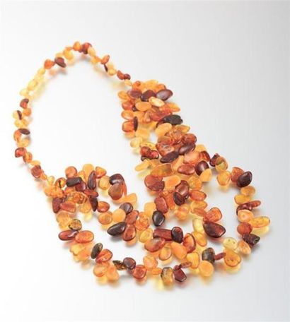 Collier trois rangs de pastilles d'ambre