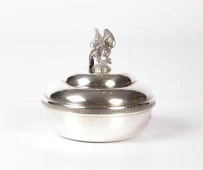 Bonbonnière de forme ronde en argent à fond...