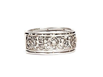 Bracelet en argent à bandeau ajouré d'un...