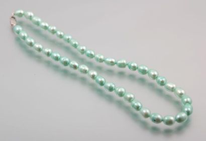 Collier de perles de culture d'eau douce...