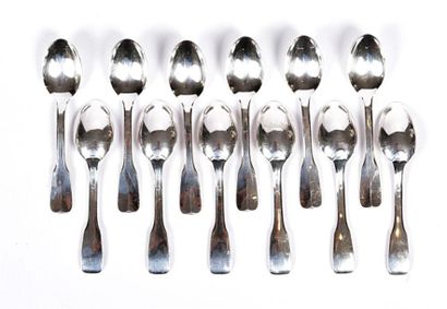 Suite de douze cuillères à moka en argent,...