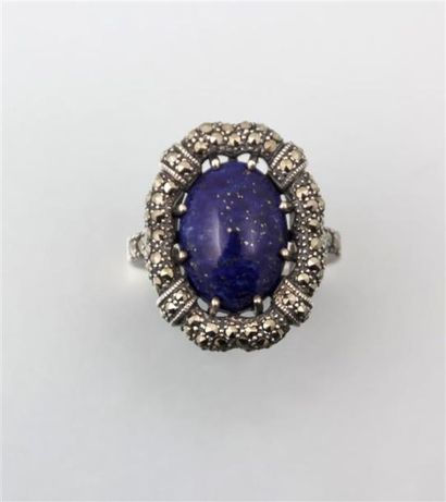 Bague en argent ornée de lapis lazuli en...