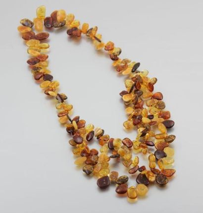Collier de pétales d'ambre de différentes...