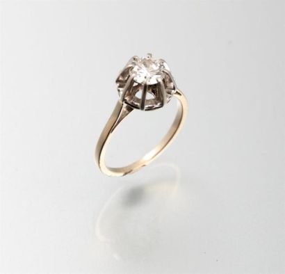 Bague en or gris 750 millièmes et en platine,...