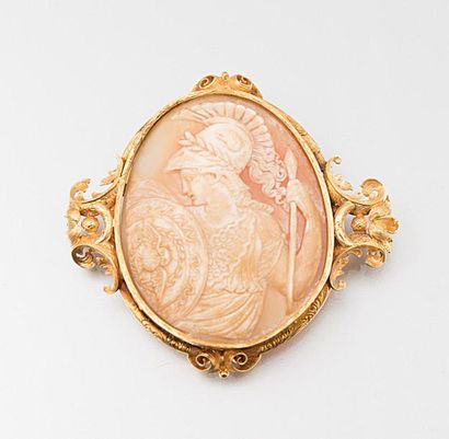Broche en or jaune 750 millièmes, ornée d'un...