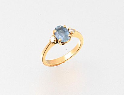 Bague en or jaune 750 millièmes, sertie d'une...