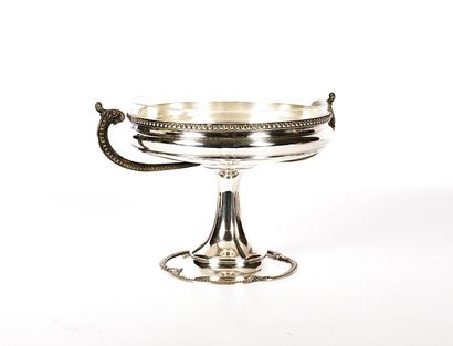 Coupe montée en métal argenté la bordure...