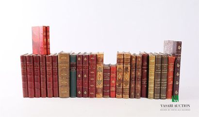 [LITTERATURE] 
Lot comprenant vingt-six ouvrages...