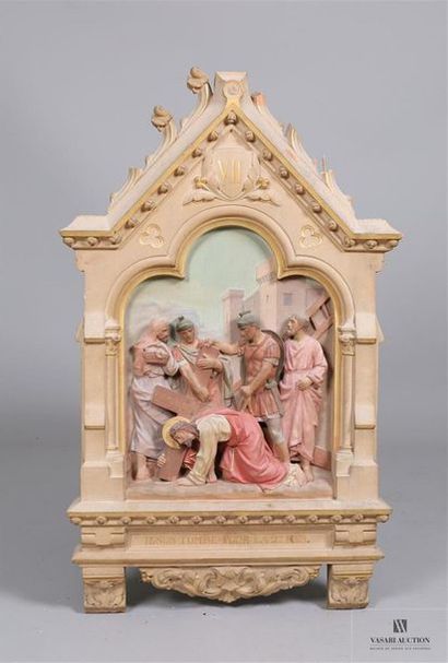 Tableau en terre cuite à décor polychrome...
