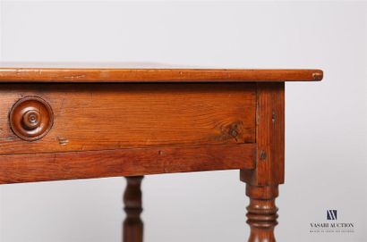 Table à écrire en bois naturel mouluré, le...