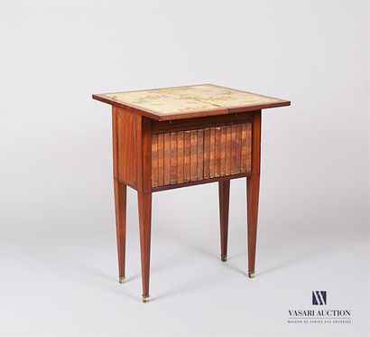 Table à couture ou à encas en acajou et bois...