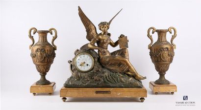 Garniture de cheminée en régule doré, le...