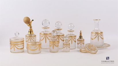 SAINT-LOUIS
Nécessaire de toilette en cristal...