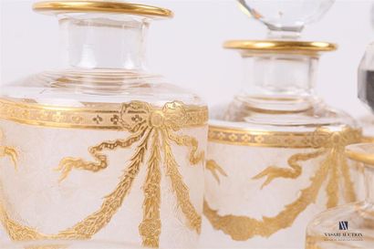 SAINT-LOUIS
Nécessaire de toilette en cristal...