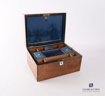 Coffret de forme rectangulaire en bois de...