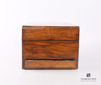 Coffret de forme rectangulaire en bois de...