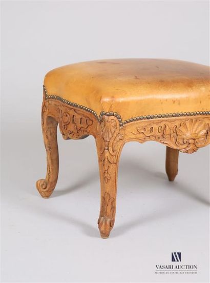 Tabouret à côtés galbés en bois naturel mouluré...