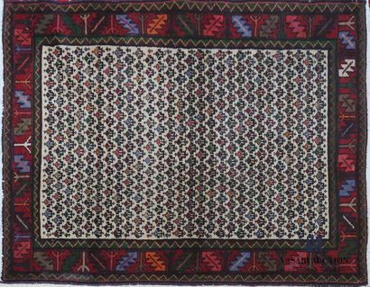 TALAGHAN
Tapis en laine à décor de semis...