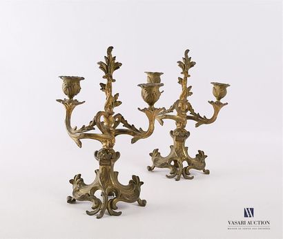 Paire de bouts de table en bronze à deux...