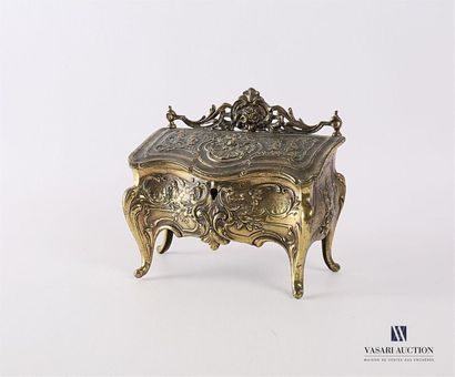 Boite à bijoux en bronze simulant un commode...