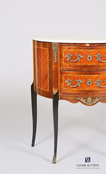 Commode demi-lune en bois de pacage marqueté...