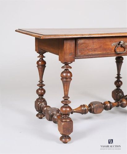 Table à écrire en bois naturel mouluré, le...